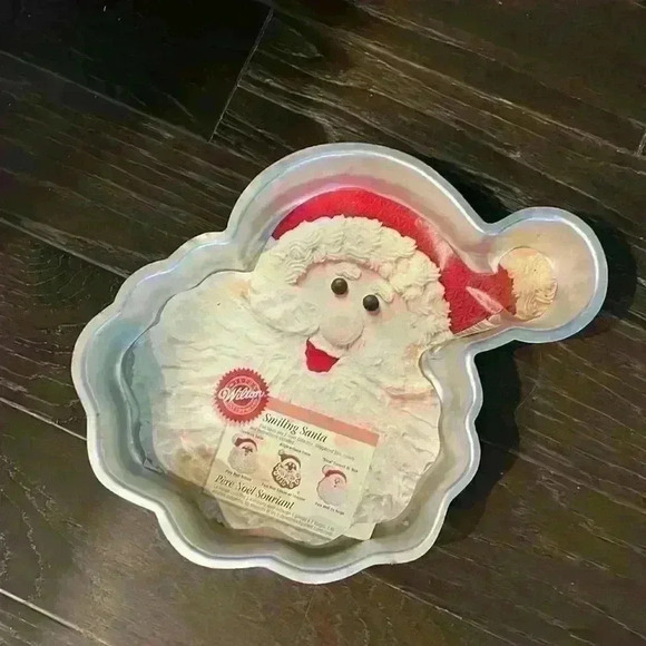 Wilton Other - Wilton “Smiling Santa” Cake Pan
